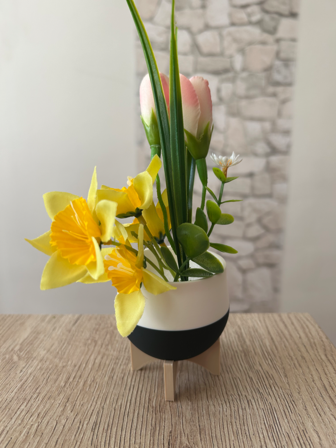 Planter with legs