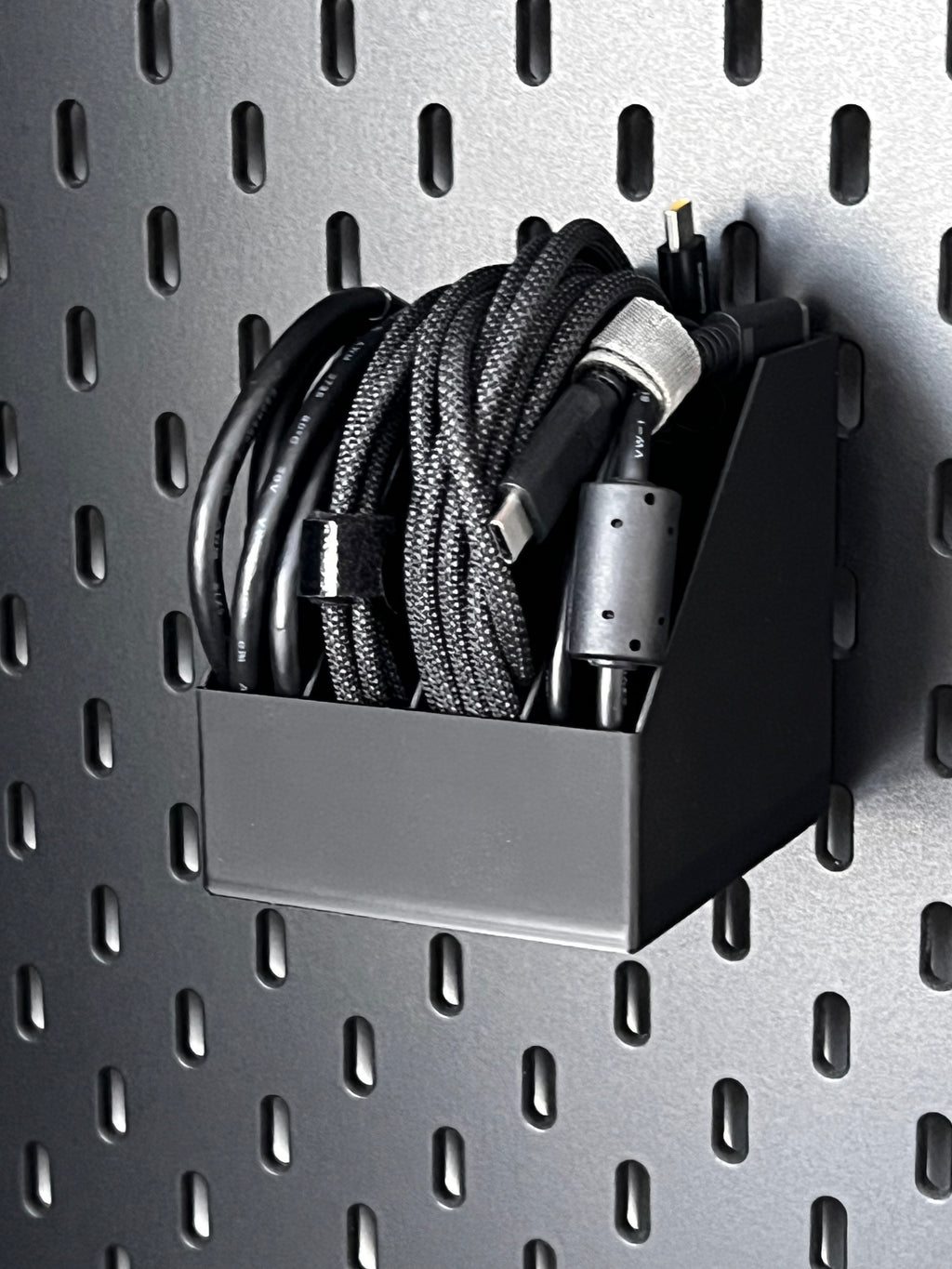 Cable organizer for IKEA Skadis - Parametric