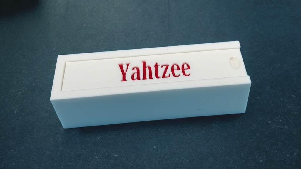 Yahtzee dice with case