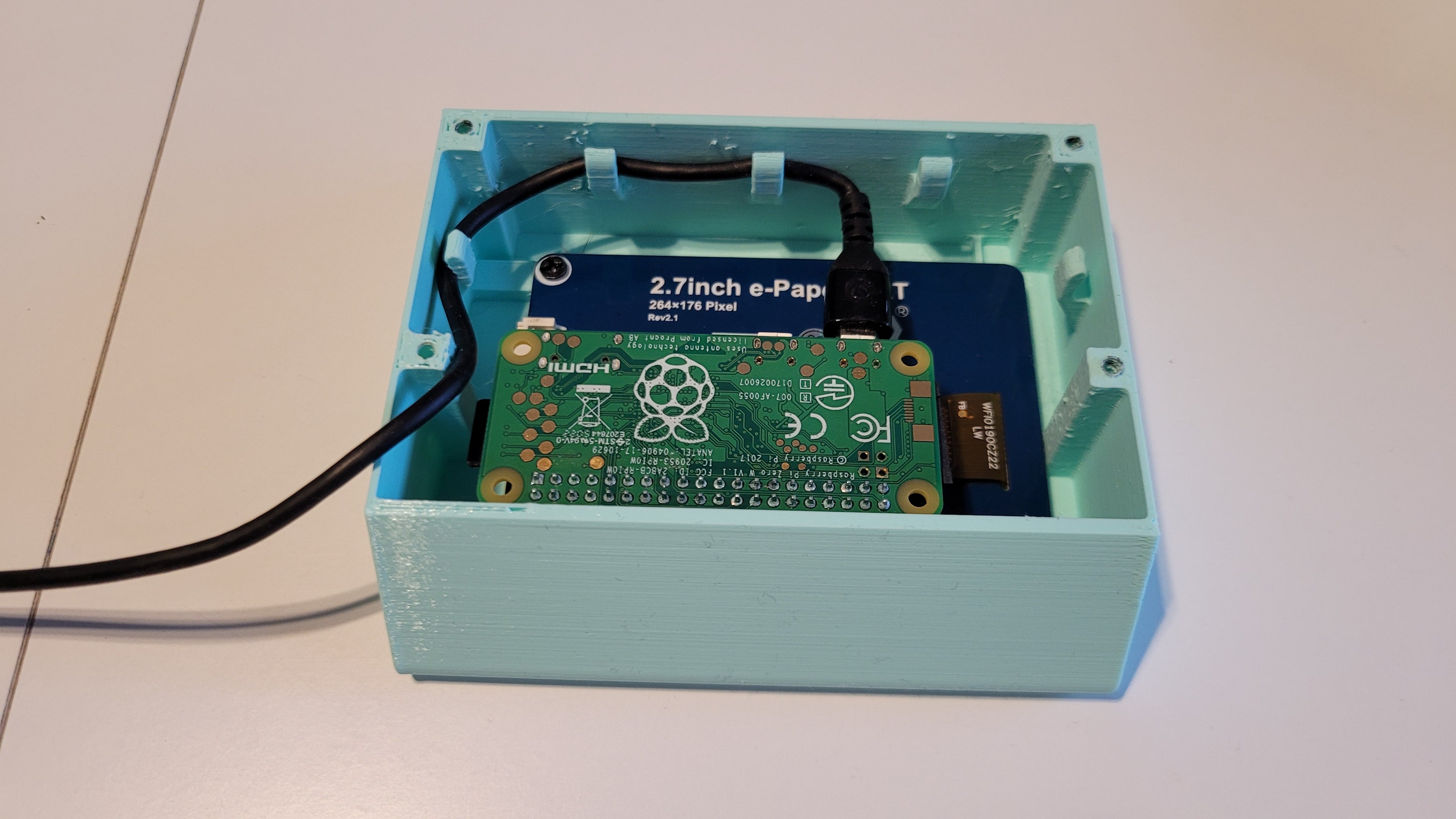 2.7 inch e-ink display + Raspberry Pi Zero case