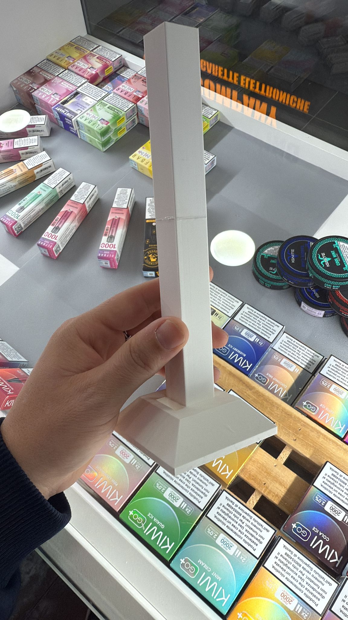 stand led strip - stand striscia led