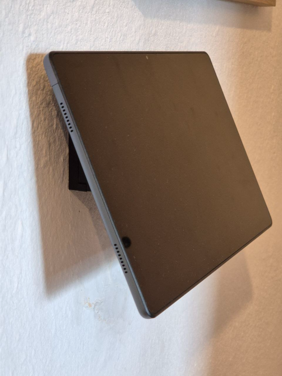 "Invisible" Tablet Wall Mount