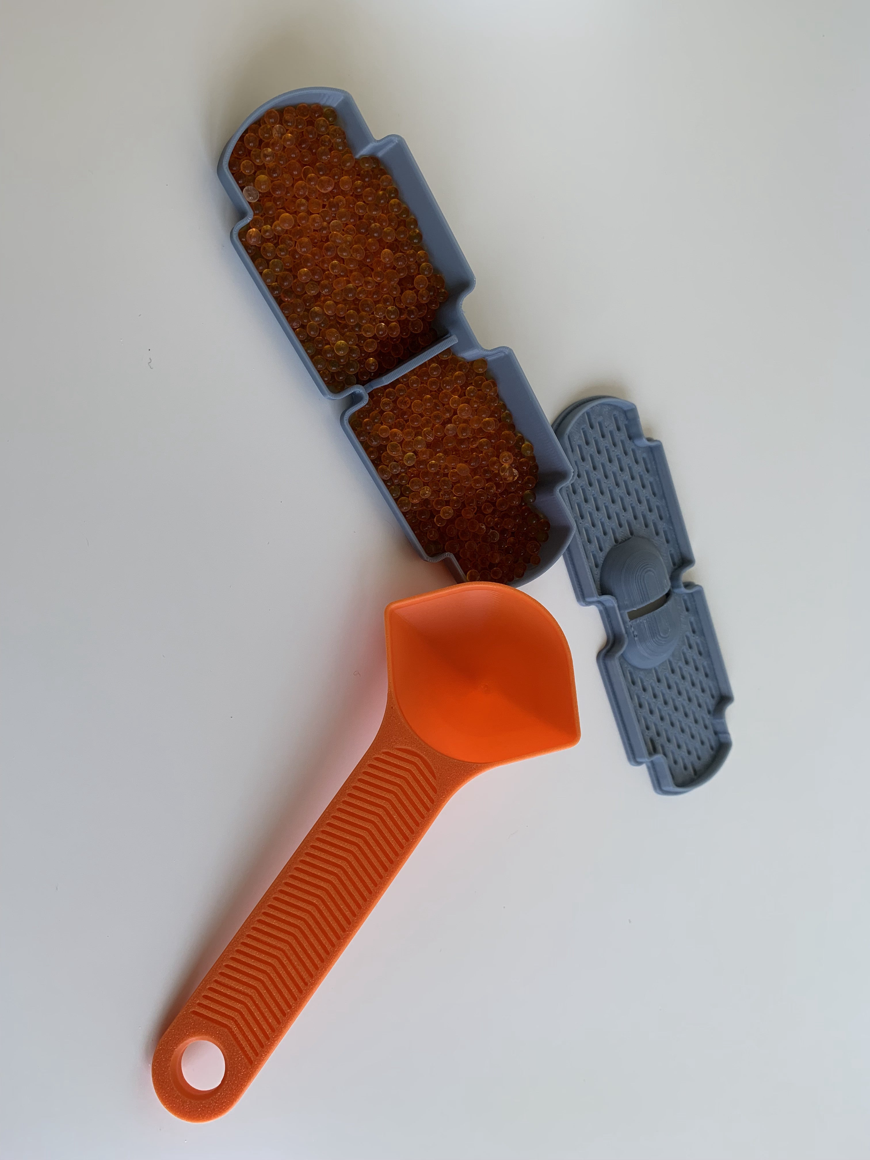 Ambidextrous Desiccant Scoop - No Supports
