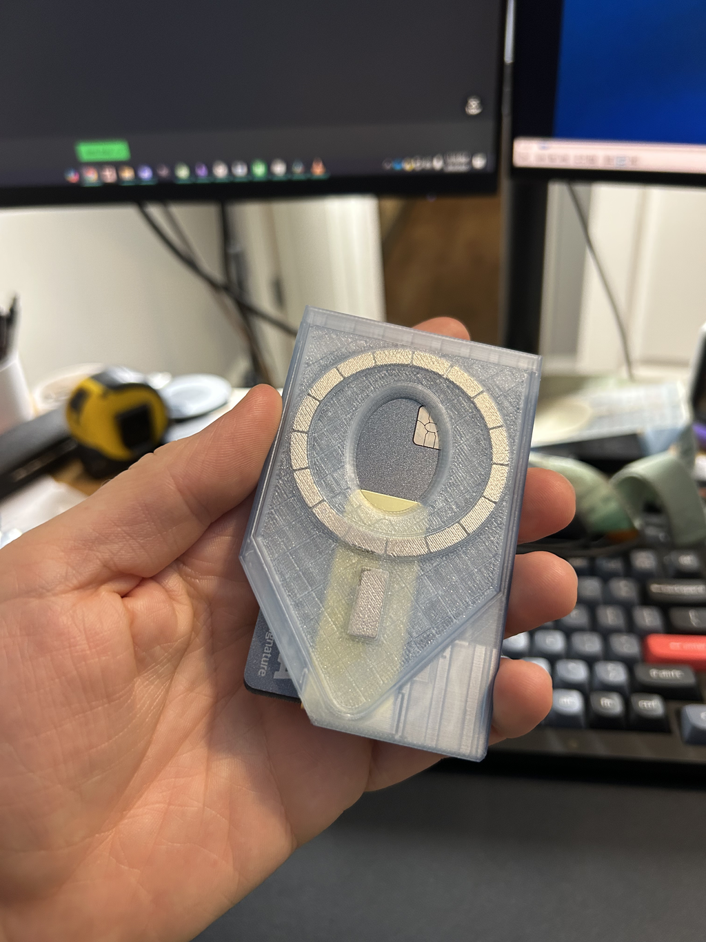 Magsafe wallet with money clip
