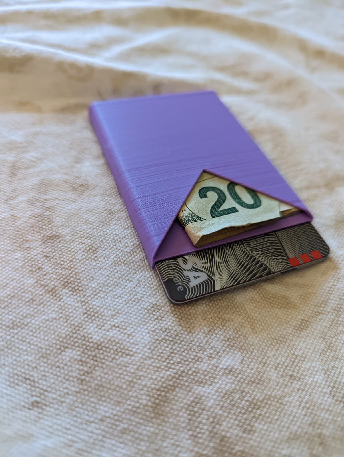 Slim wallet (no coins, slimmer card section)