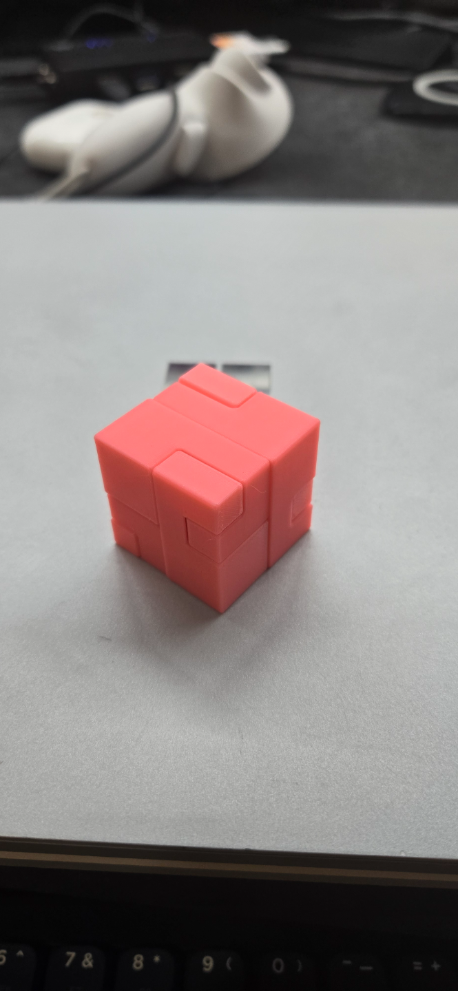 Apparently Impossible Cube