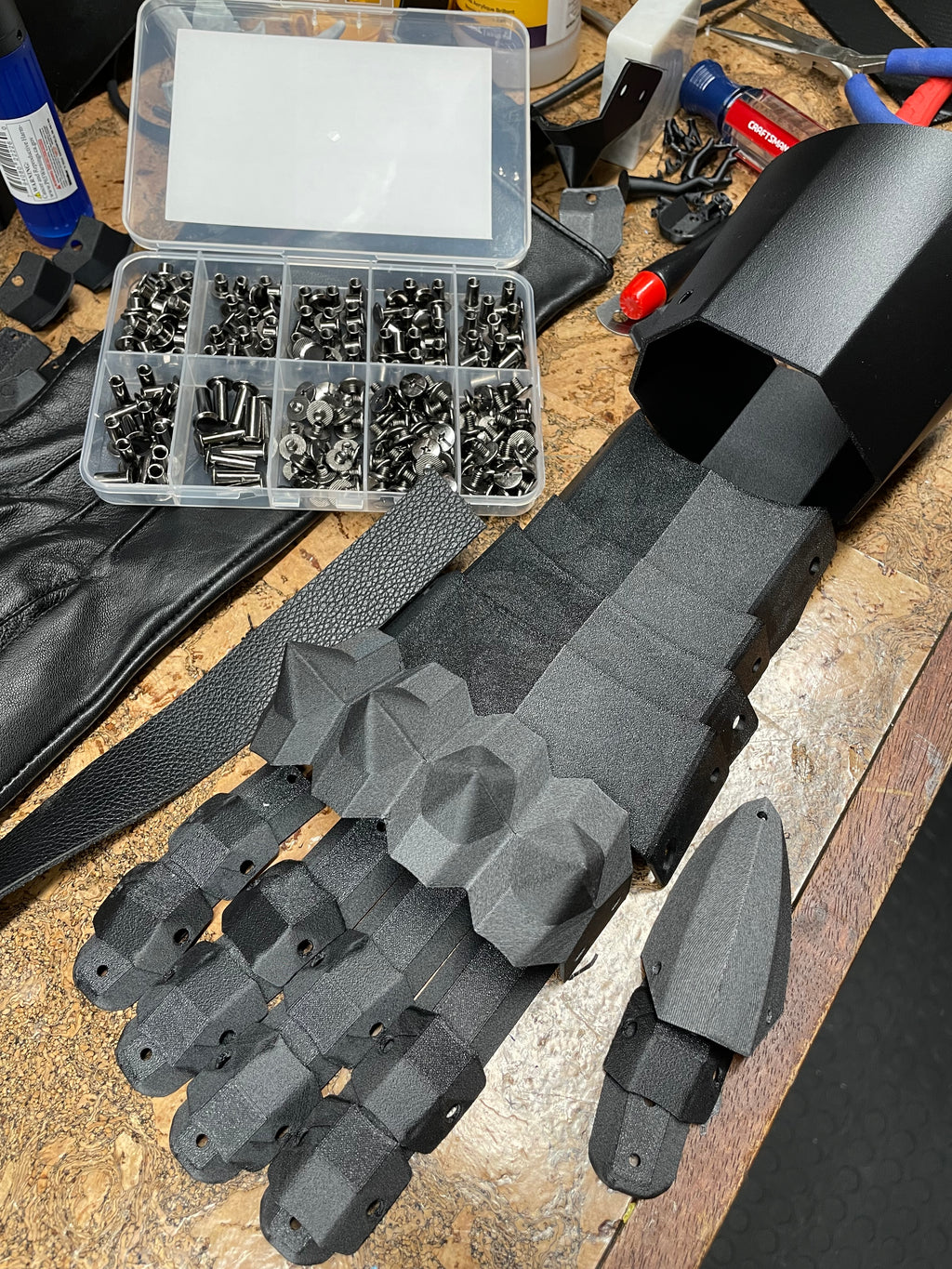 Spiked Gauntlet v2