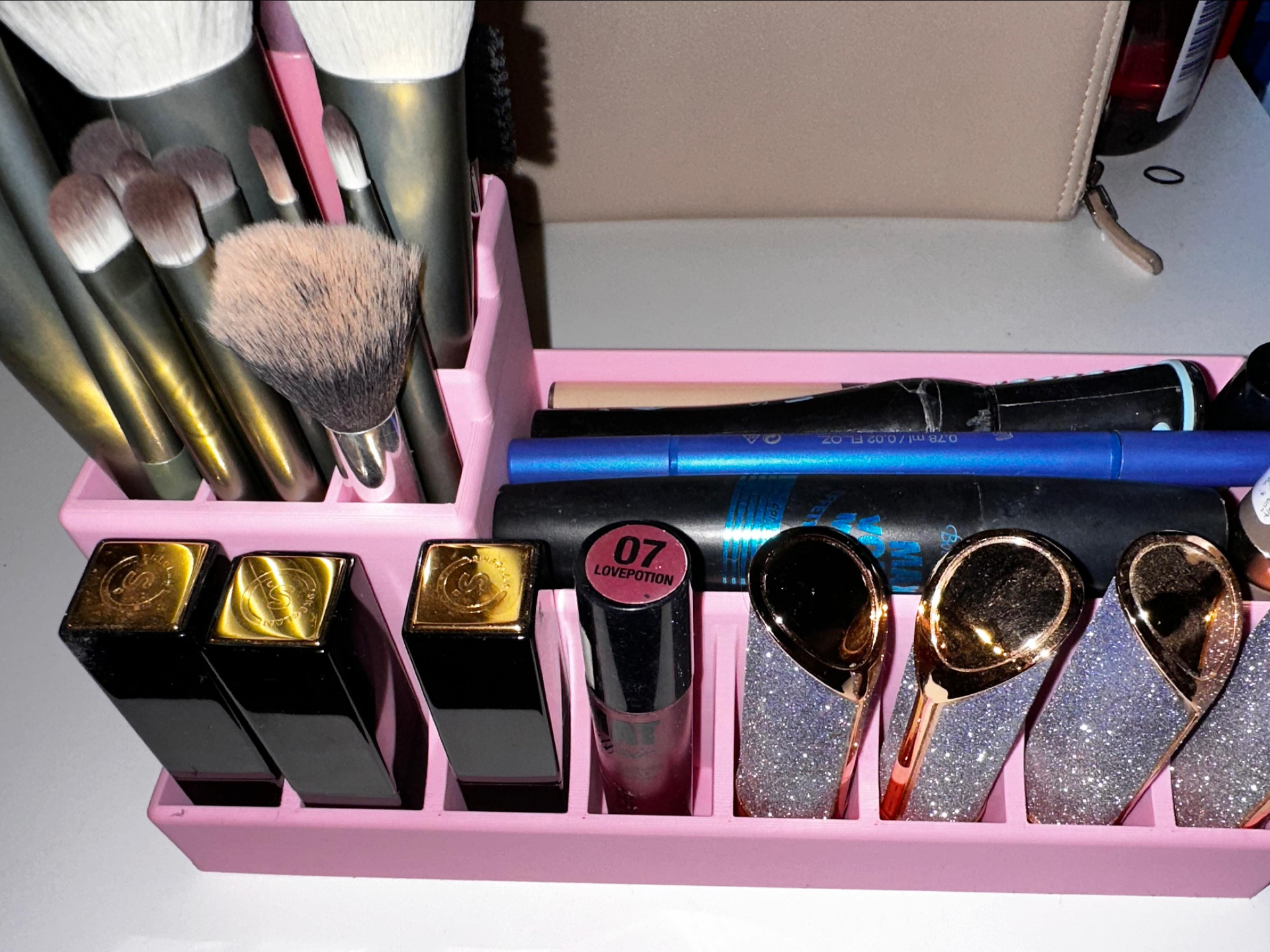 Make up organizer