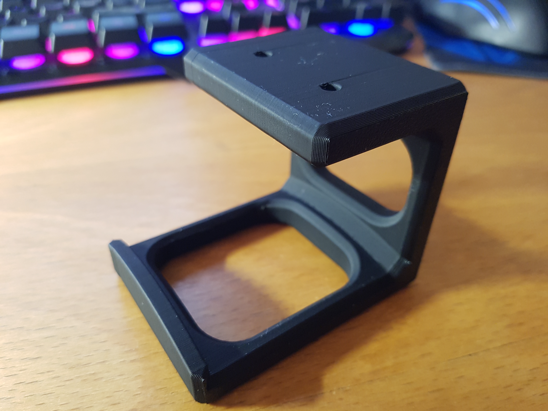 Headphone holder/hanger