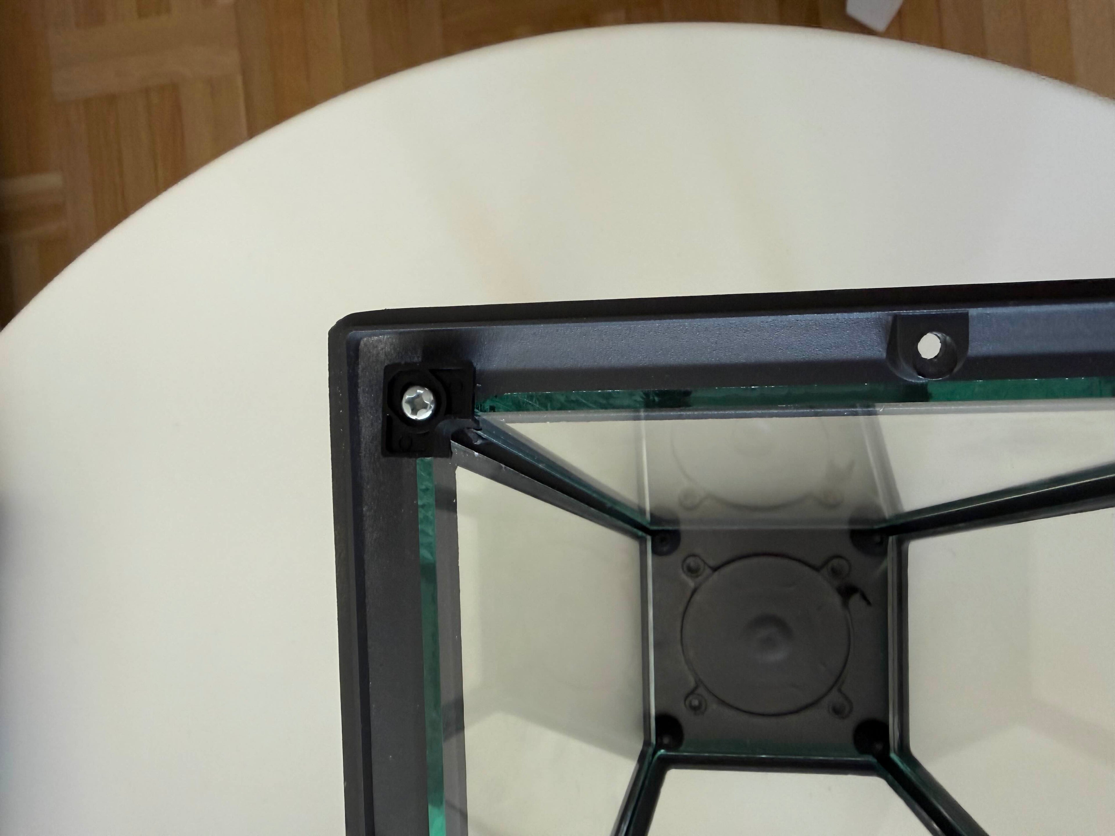 Corner fitting replacement part for light fixture