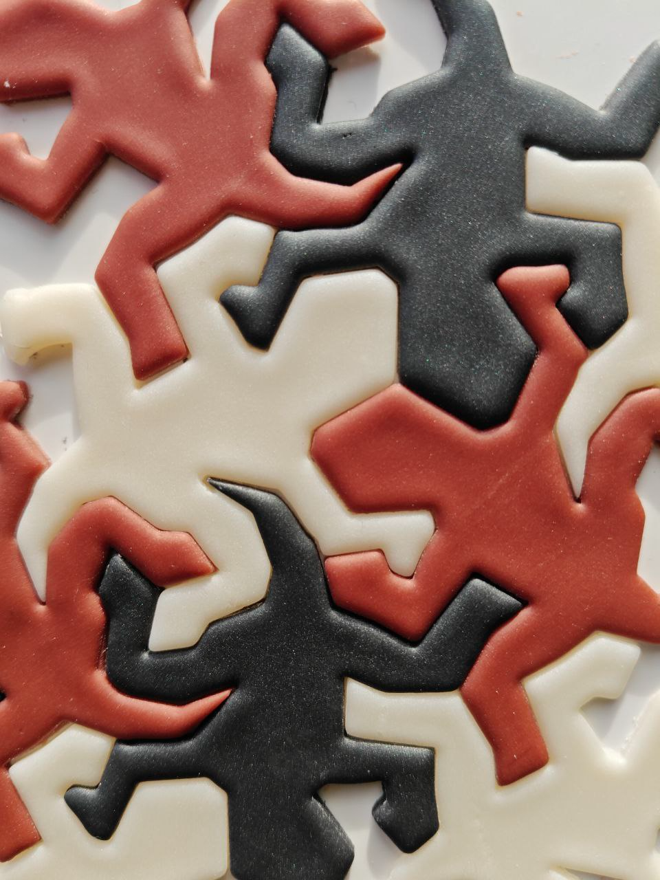 Escher Lizard cutter, clay or cookies, with struts