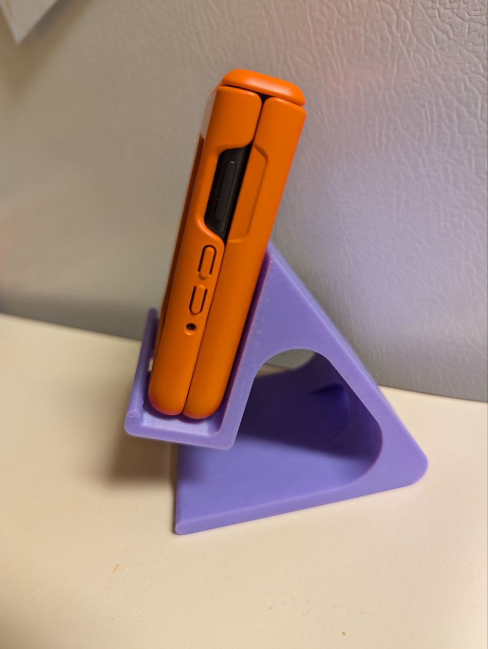Motorola Razr 2024 (Razr 50) Phone Stand