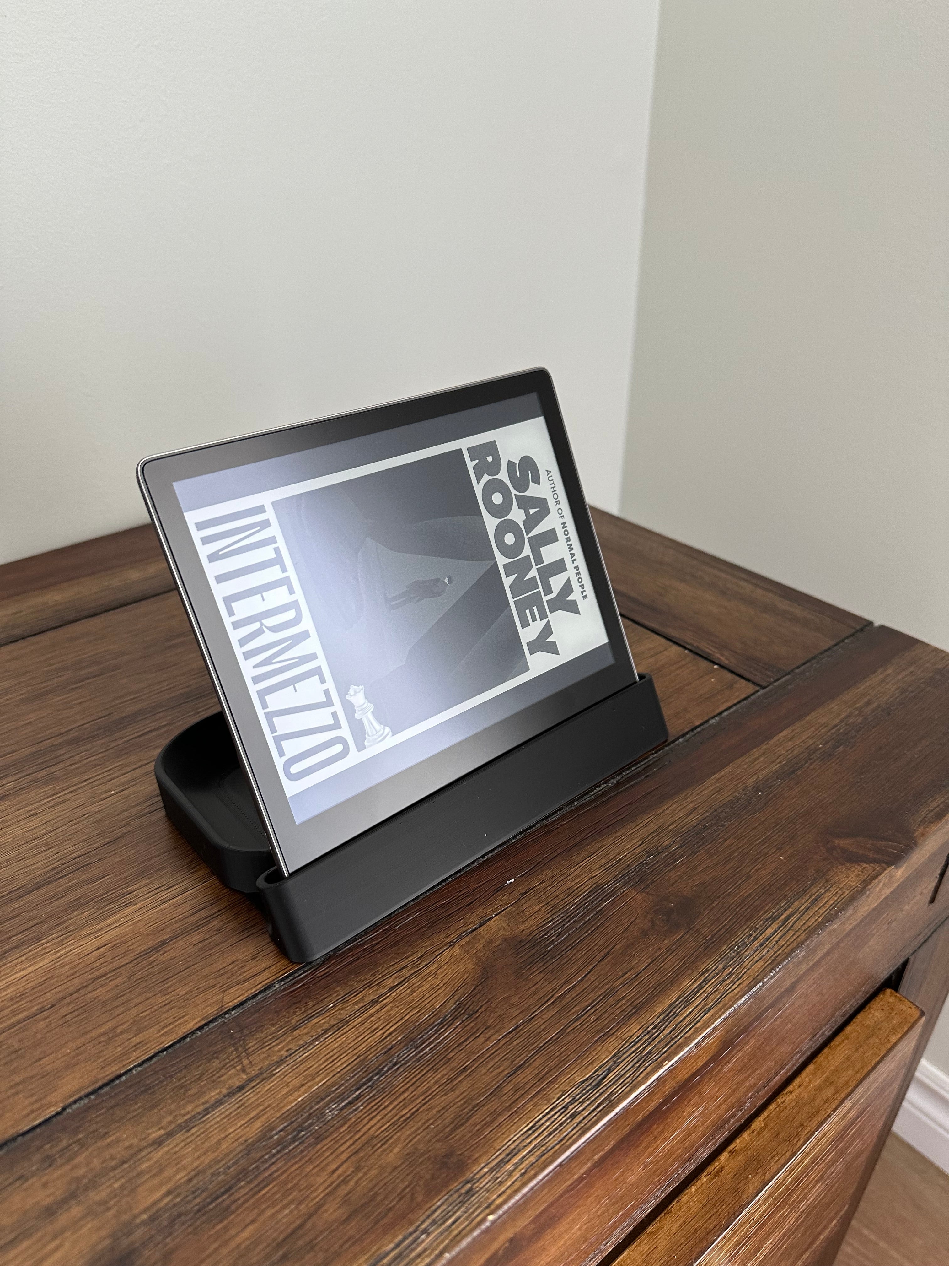 Kindle Oasis, iPad mini and glasses stand