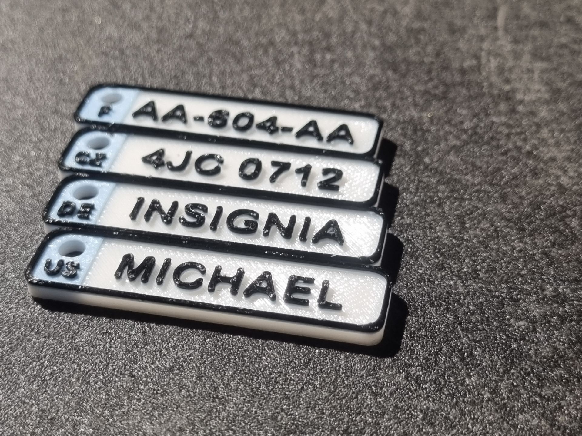 Small customizable license plate keychain no AMS