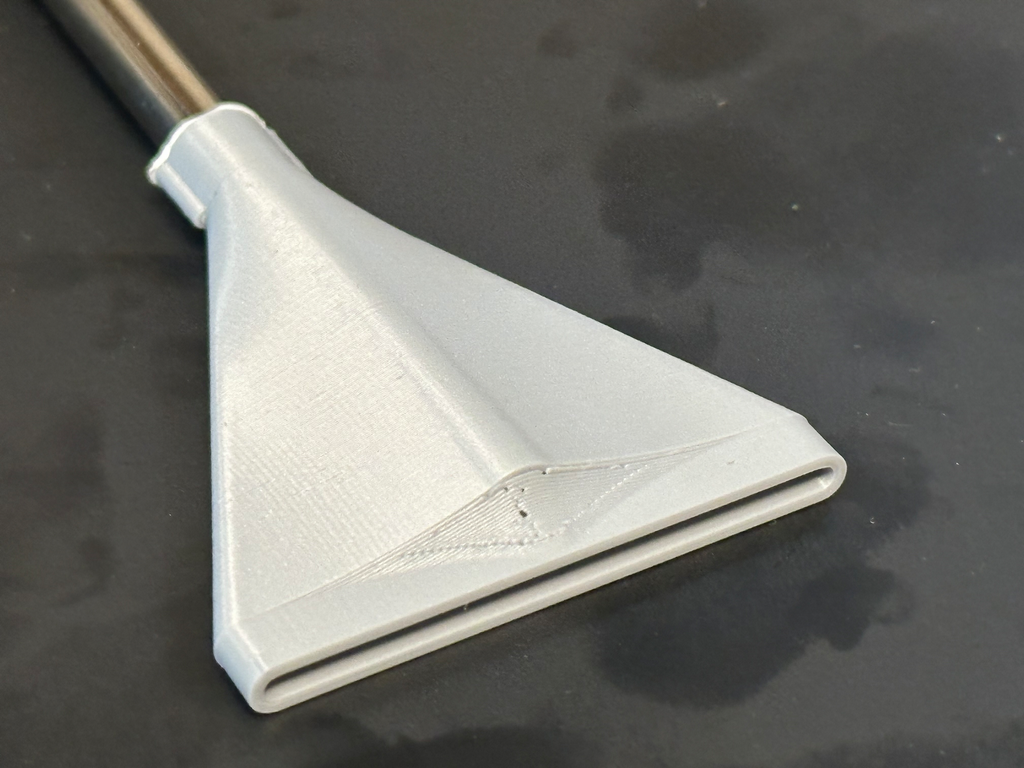 Straw Nozzle pouring Acrylic paint