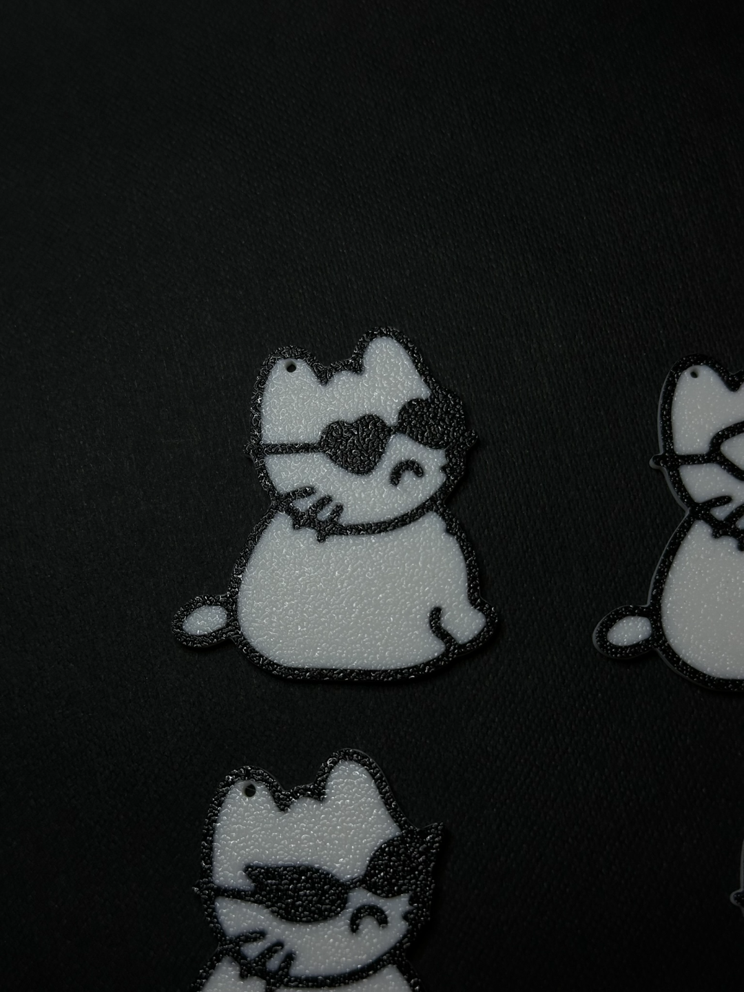 4 cats with funny glasses keyring free commercial