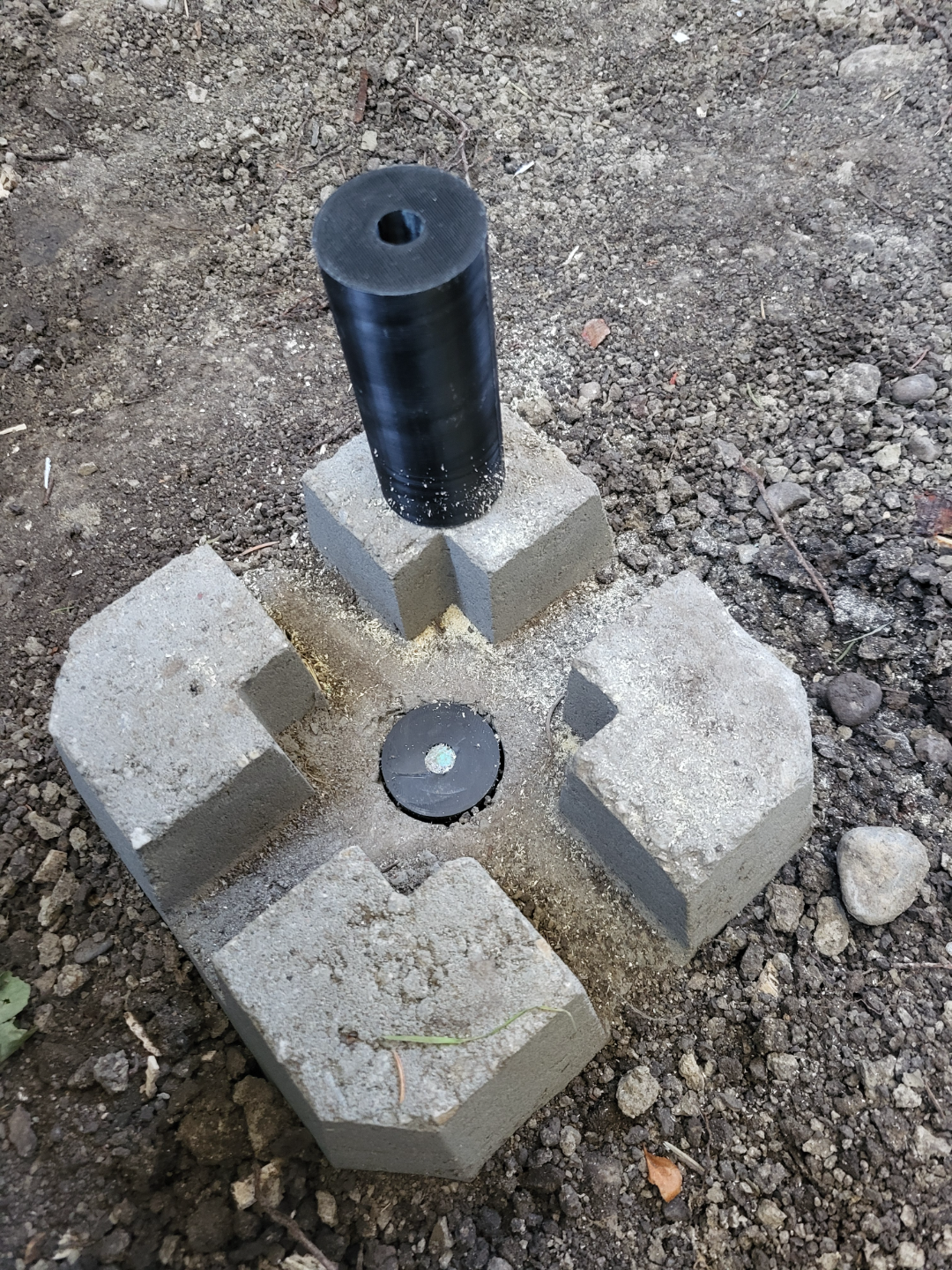 Rebar spacer and support, for masonry post support