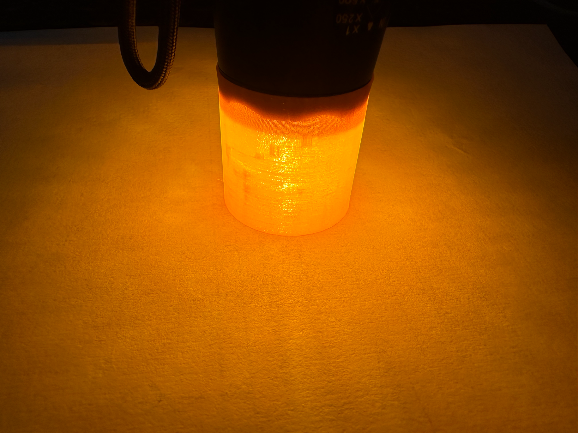 Flashlight diffuser, turn flashlight into lattern