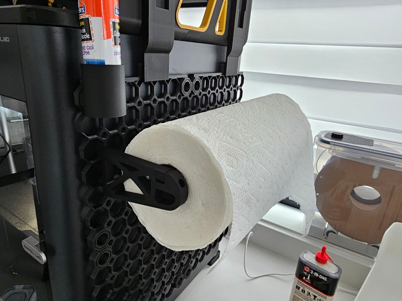 Multiboard Quick-Change Paper Towel Holder