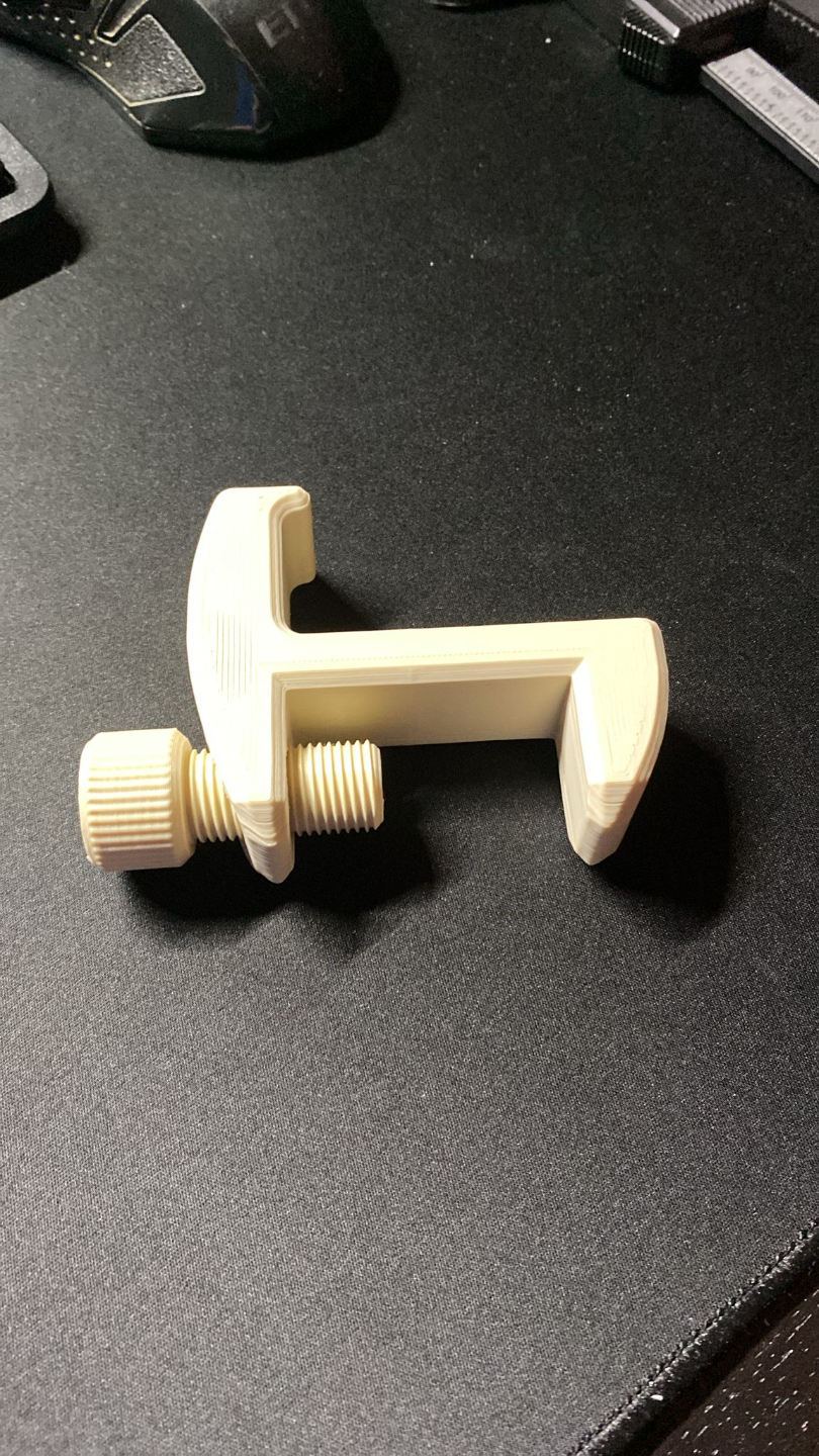 Hook with clamp for desk / gancio per scrivania
