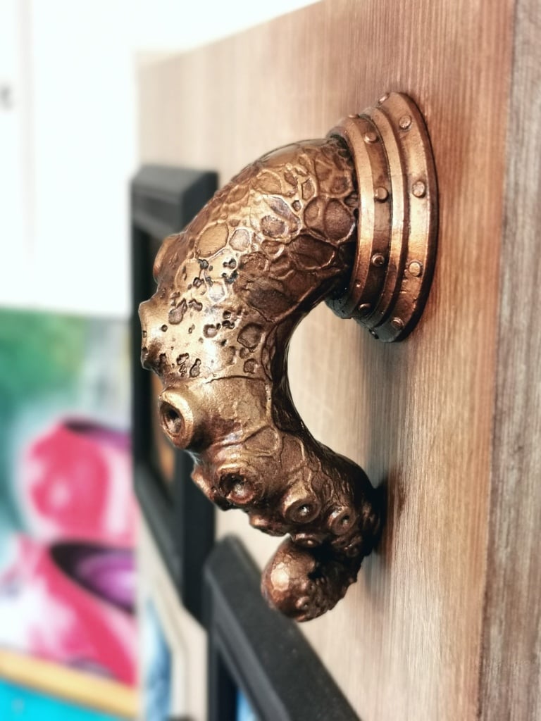 Lovecraftian Doorhandle