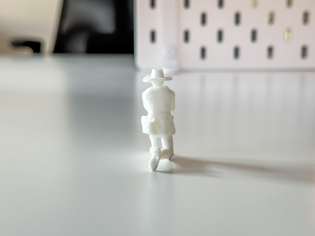 Miniature Photographer/Tourist for your Diorama