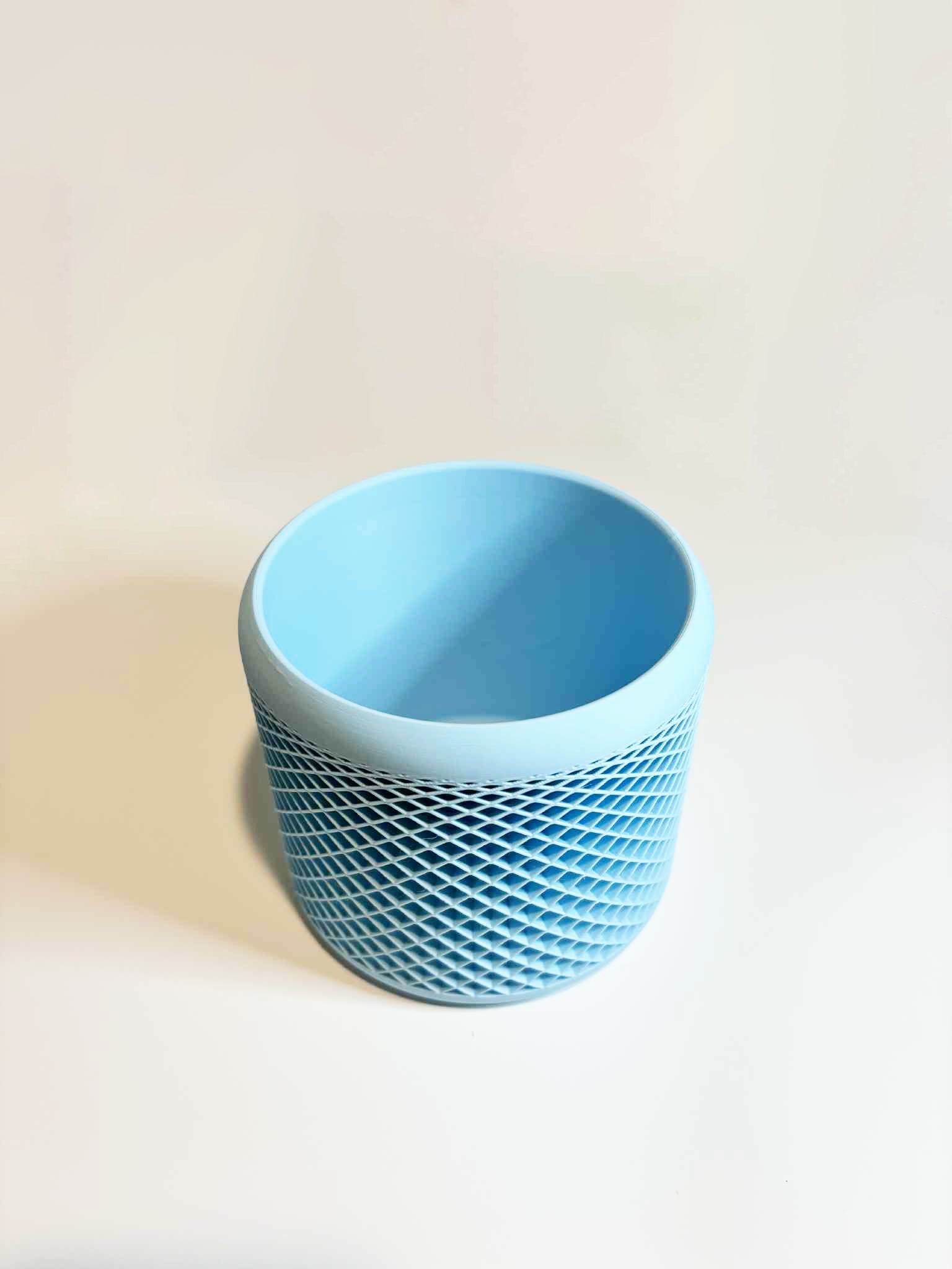 Tall mesh planter (free commercial use)
