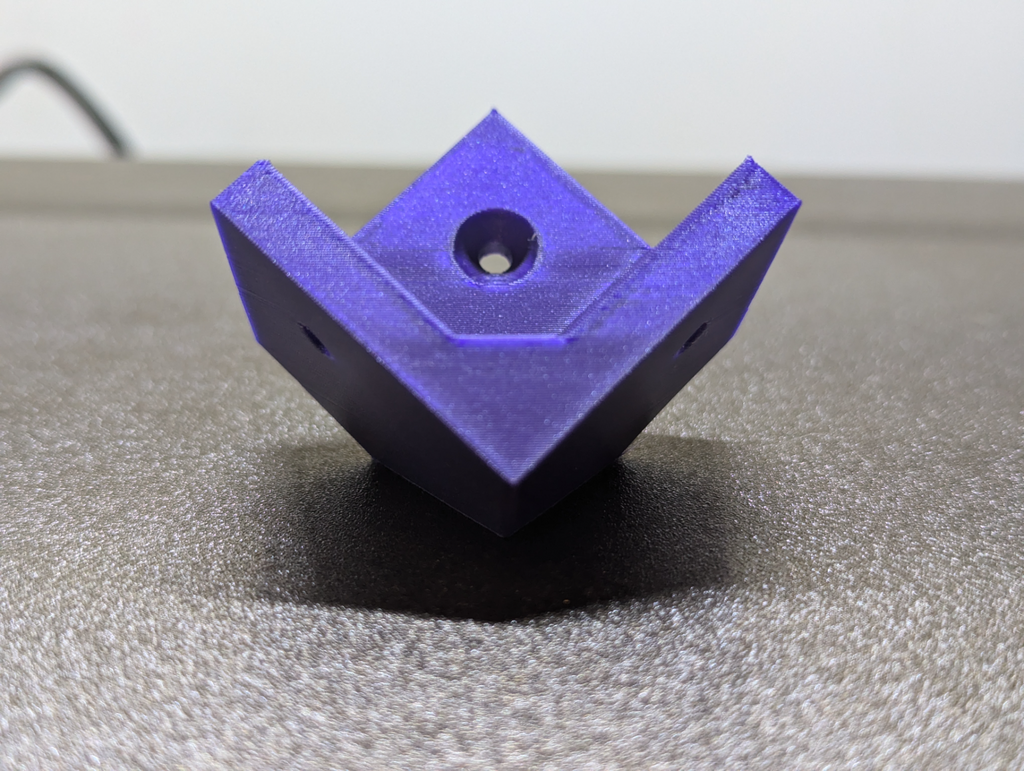 3-way corner bracket 40x40x40mm M4