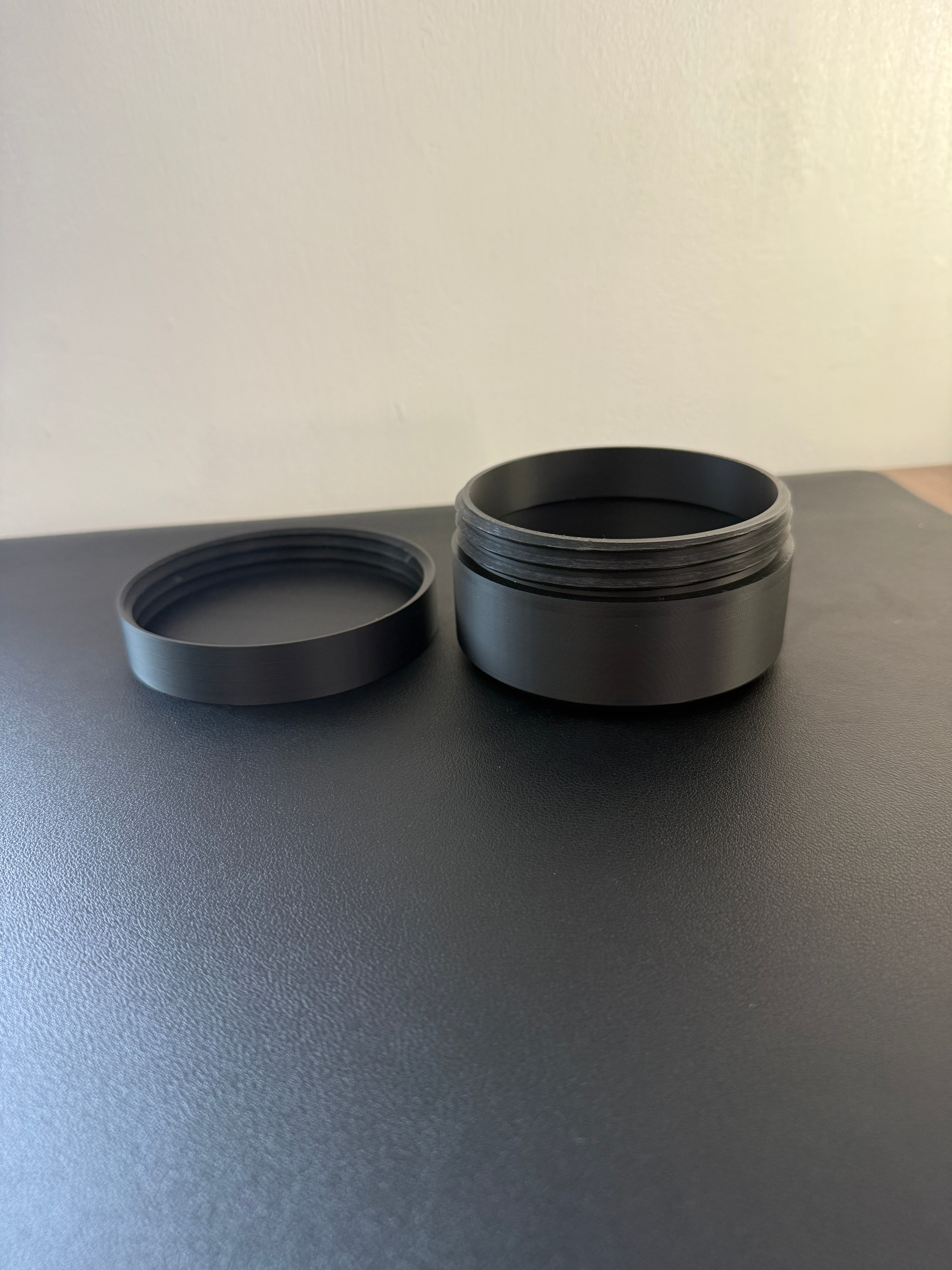 Screw Top Lid Container
