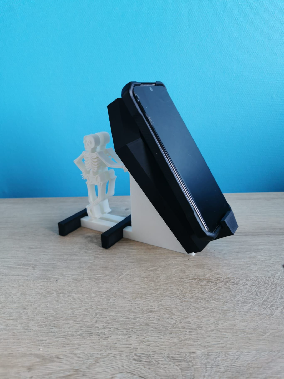 Skeletons phone stand