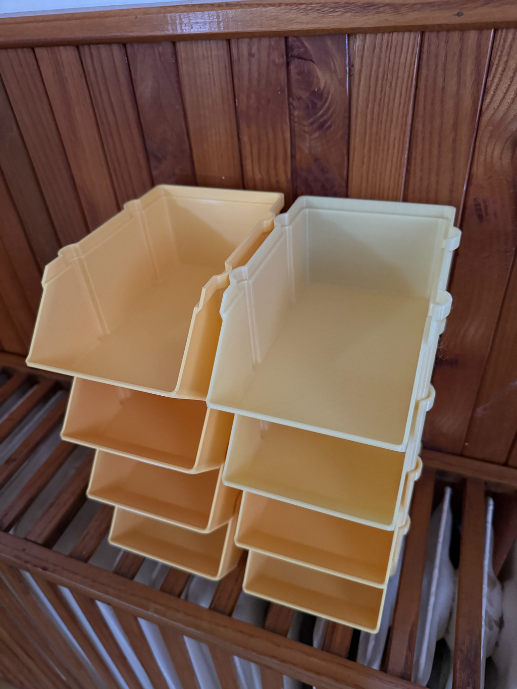 Solid stackable box 150x100x60 (inner dimension)