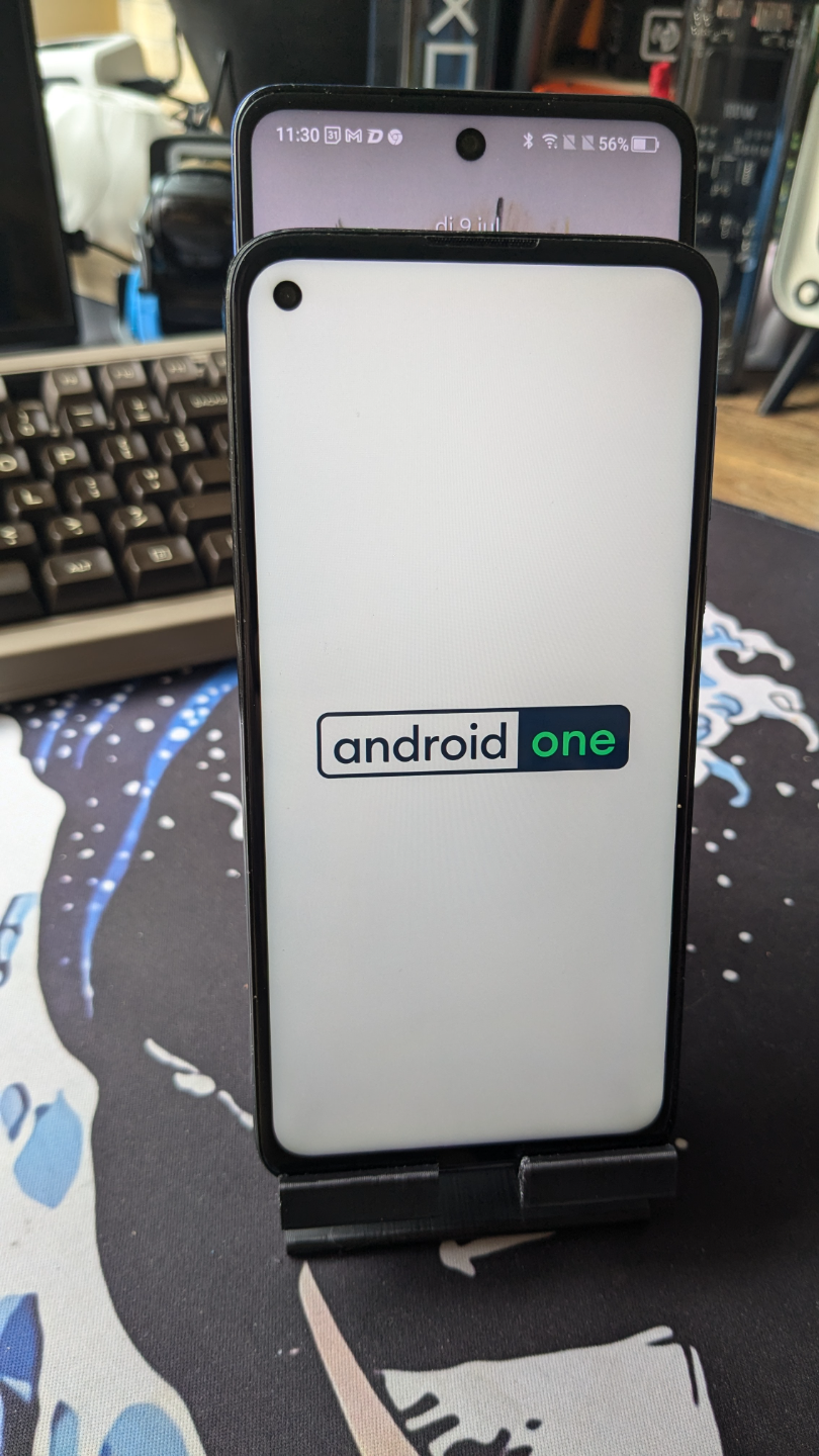 Double phone stand