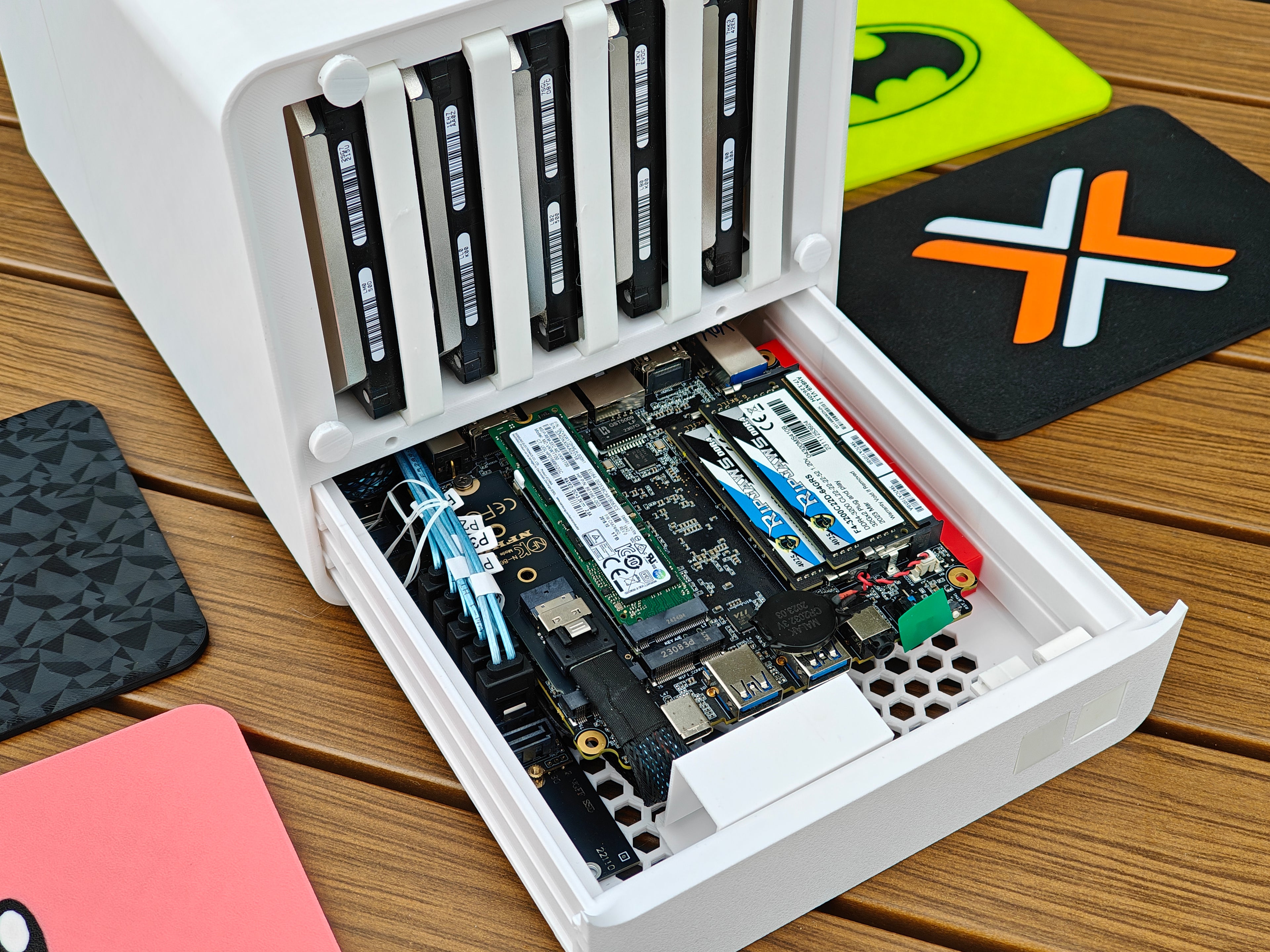 N5 Mini: A 3D-Printed 5-Bay NAS (175x175mm)