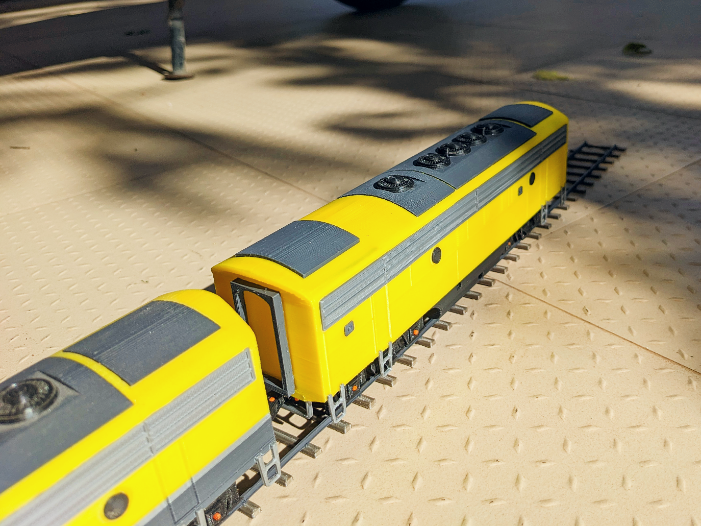 F7 Locomotive B-unit - Dragon Railway