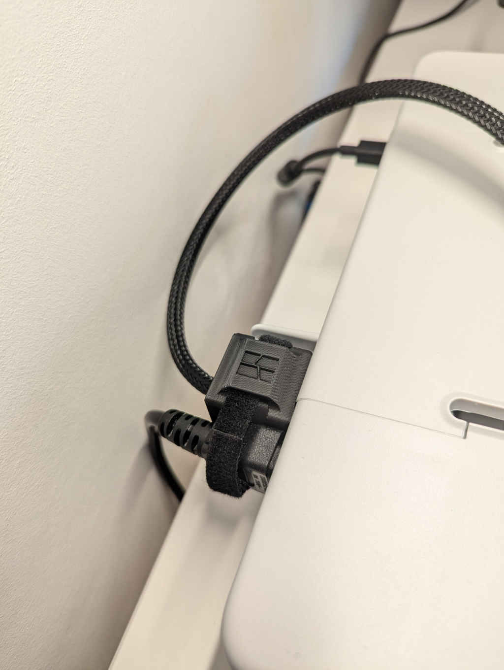 Heatbed cable guide for A1