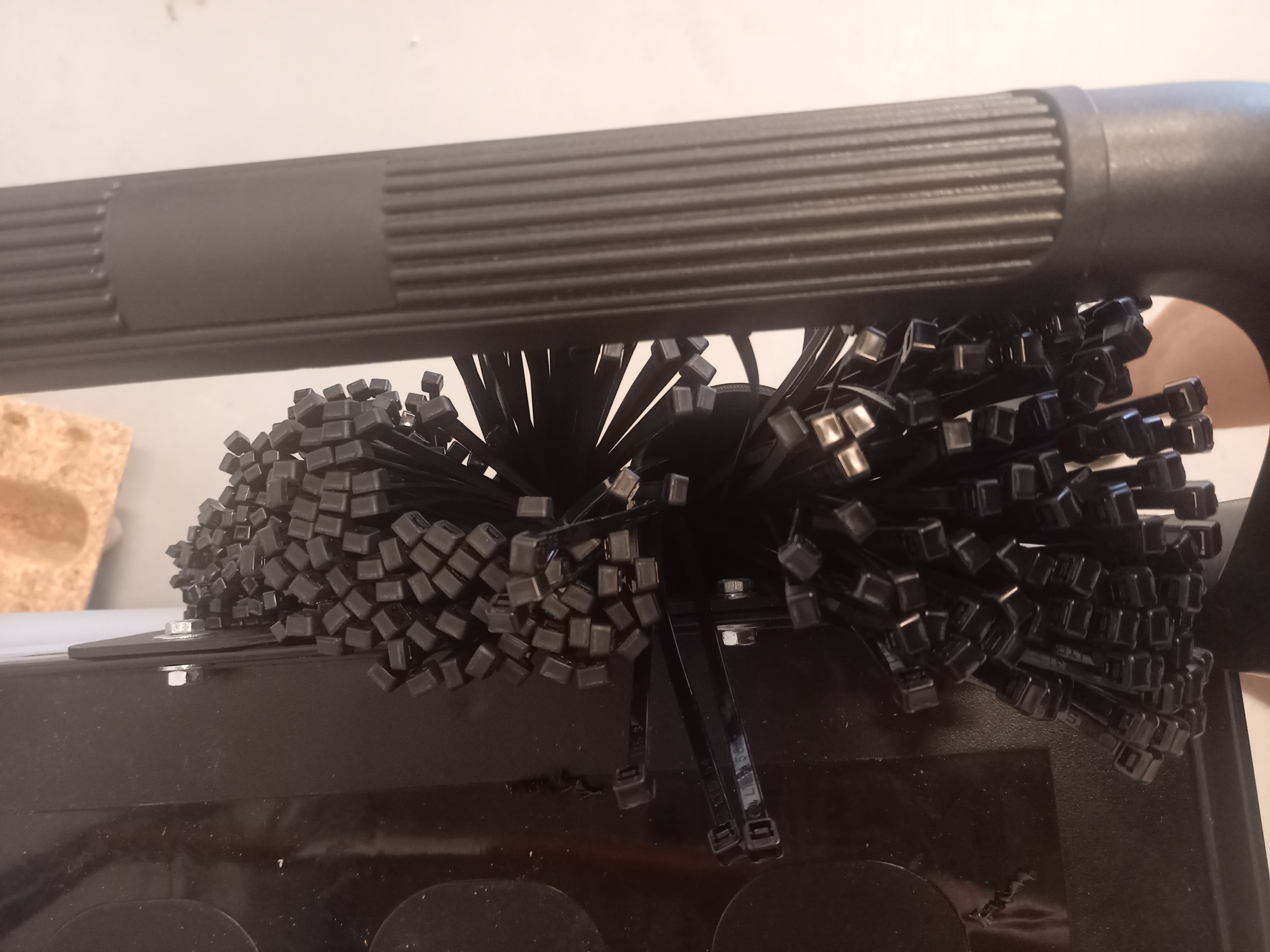 Cable tie / zip tie holder tool cart / wall mount