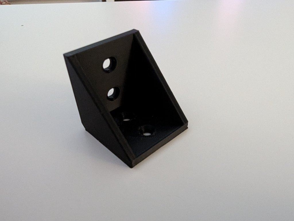 90 degree bracket 30x30x30 M4
