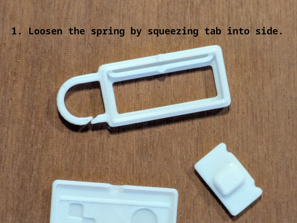 Clip-on clean/dirty toggle (laundry/packing cubes)