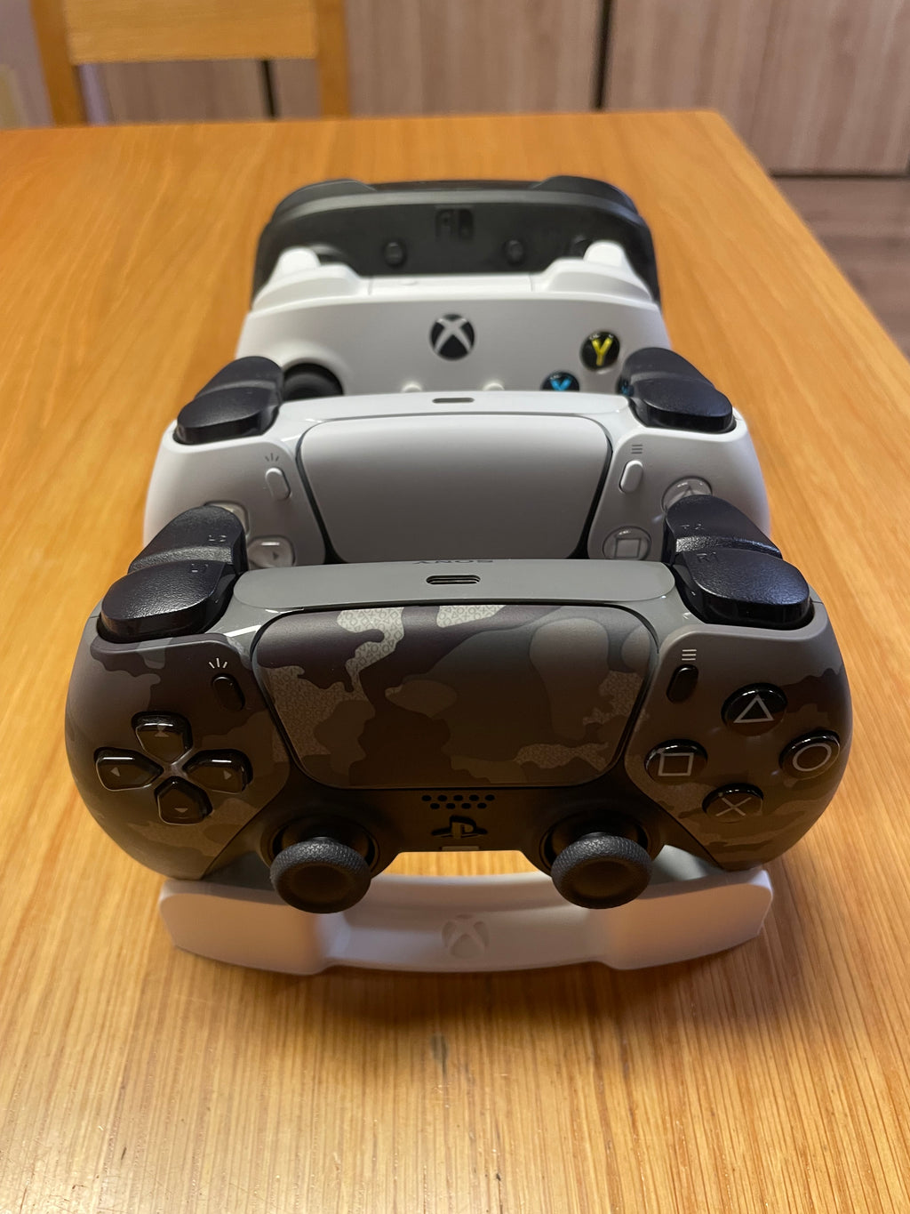 4 in 1 controller Stand(3 PS5/Xbox + 1 Switch pro)