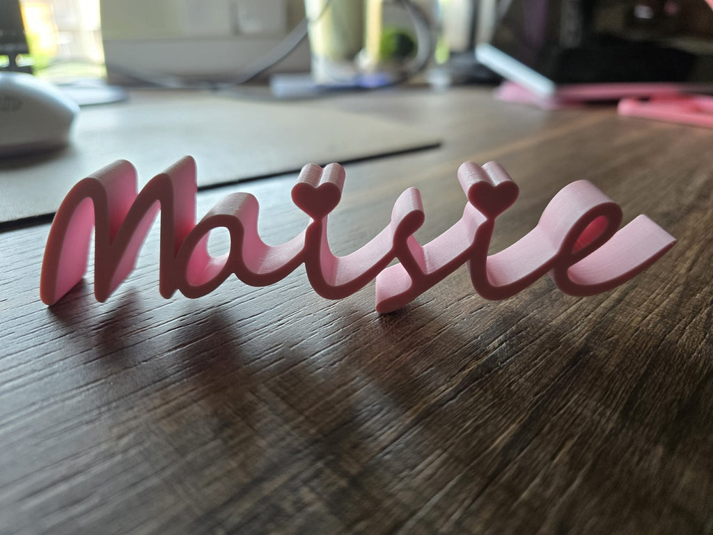 "Maisie" Heart-Themed Nameplate
