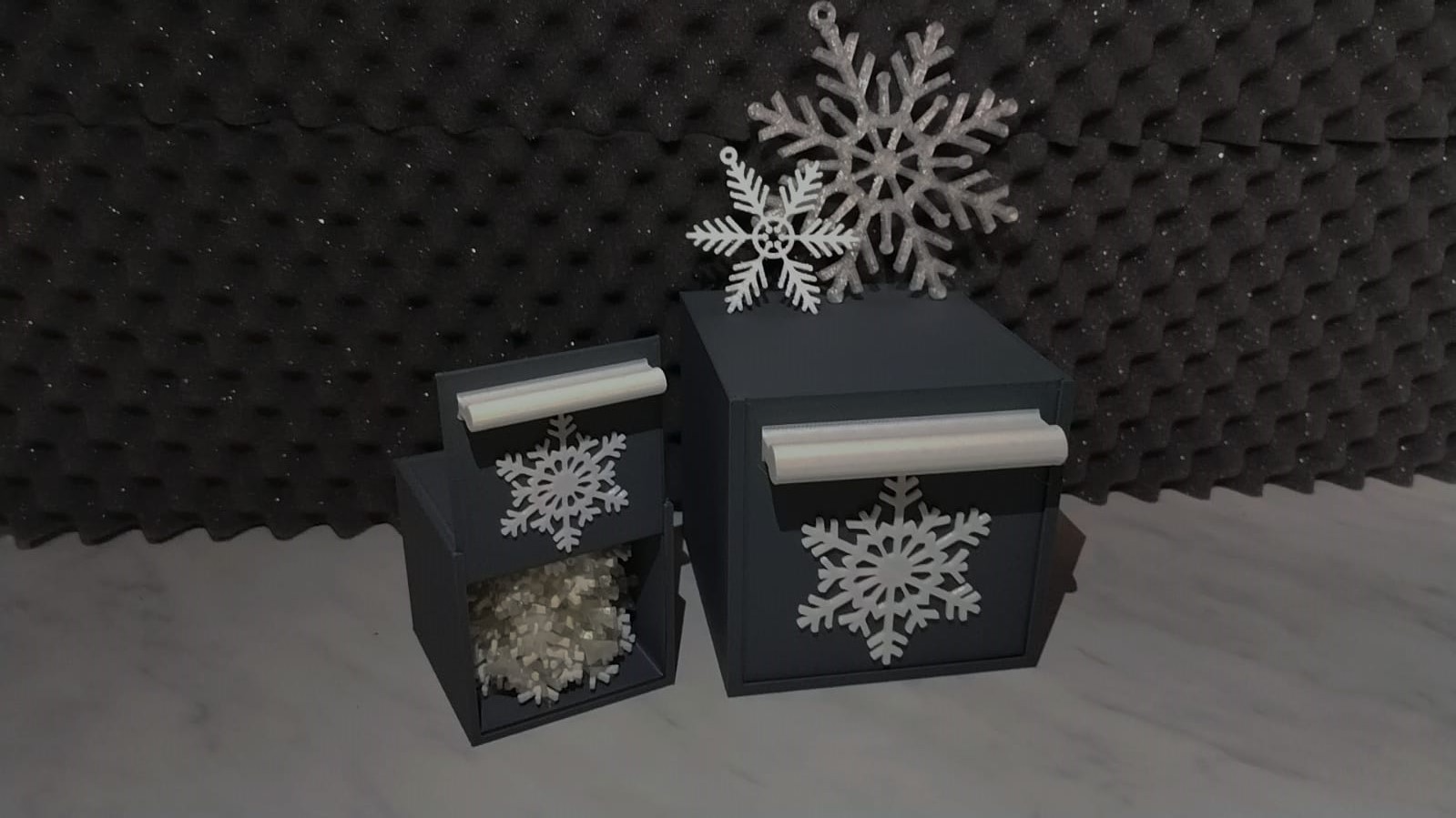 Sliding lid Christmas box