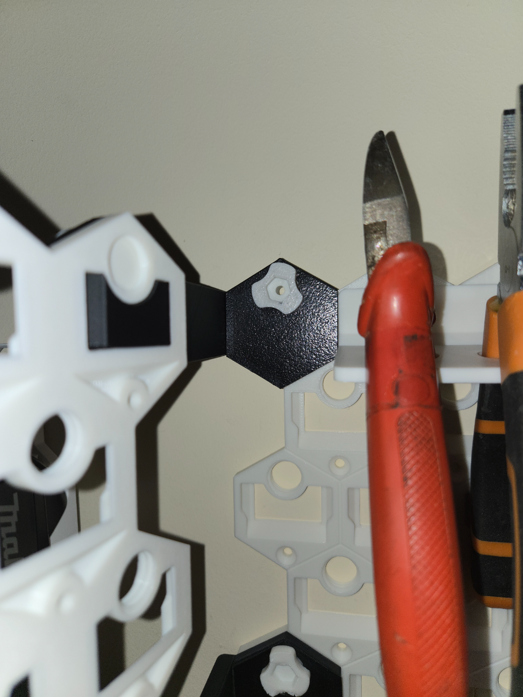 Anchoring hex bolt for GOEWS