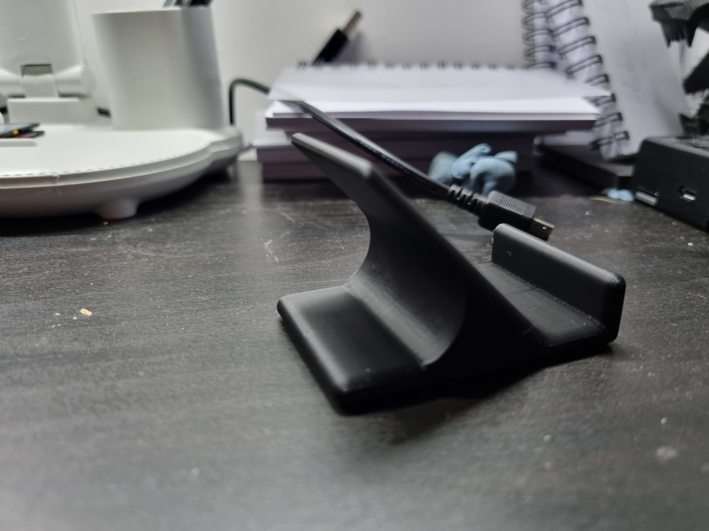 Simple Phone Holder - 45 Degrees