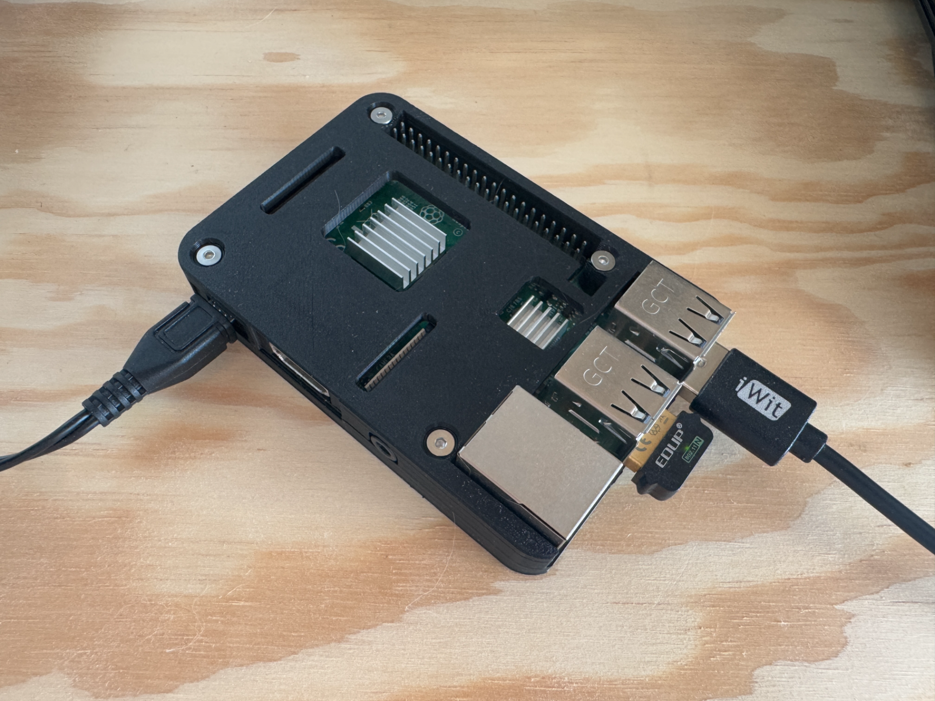 Raspberry pi 3 Model B case with heatsink window