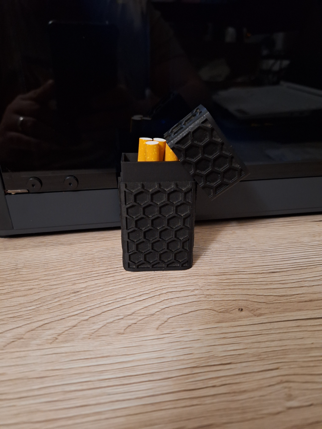 Cigarette Case for 10 Hexagon Design