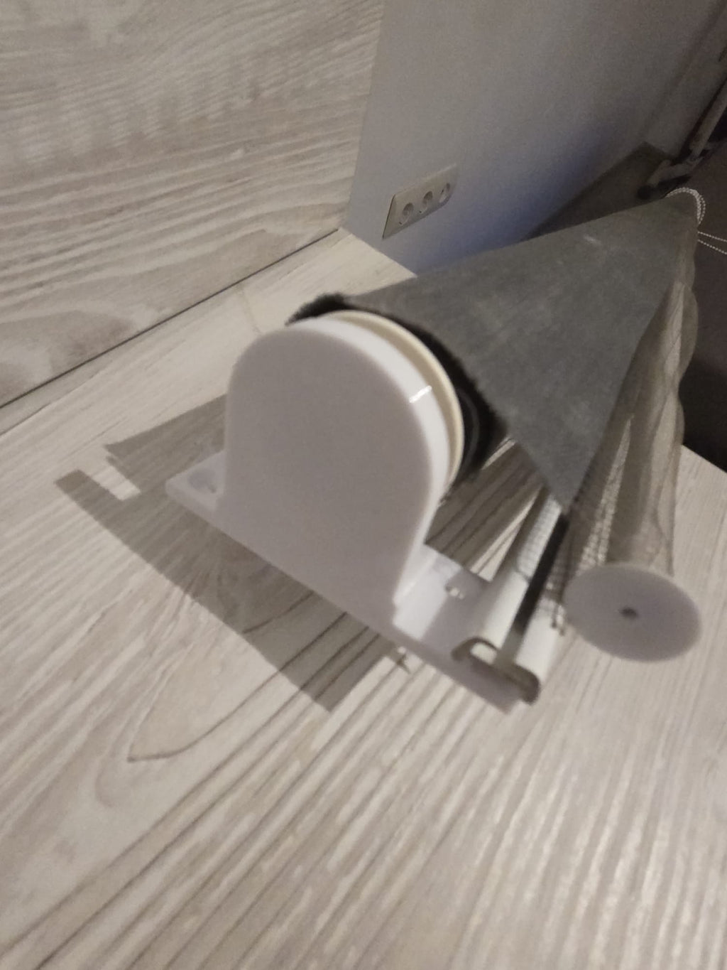 window roller blind bracket