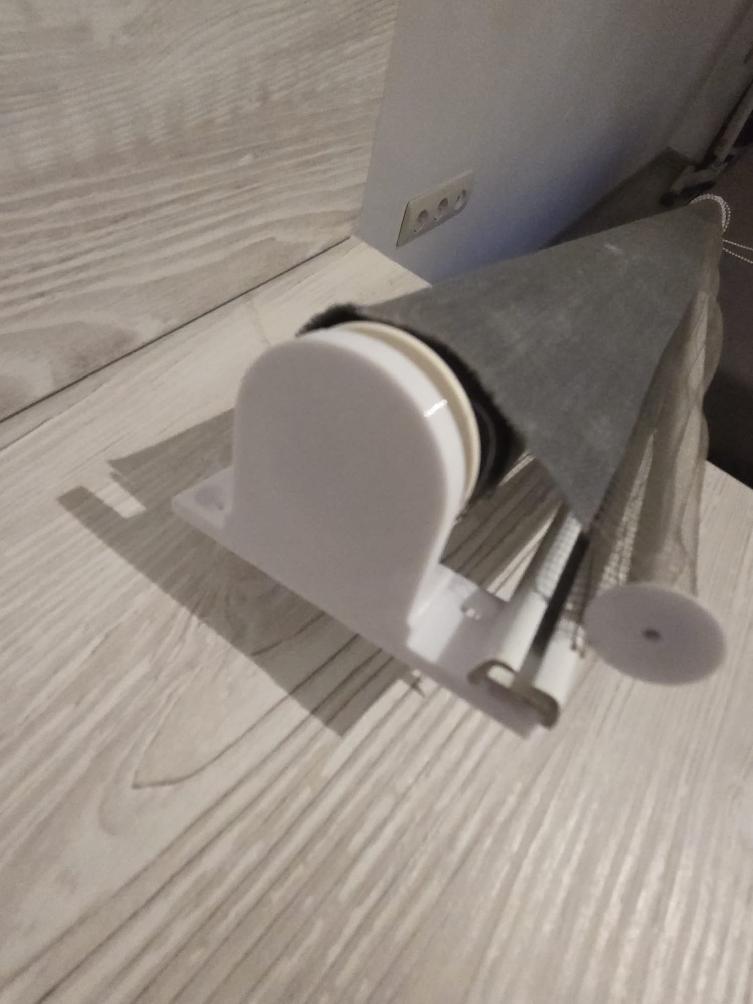 window roller blind bracket