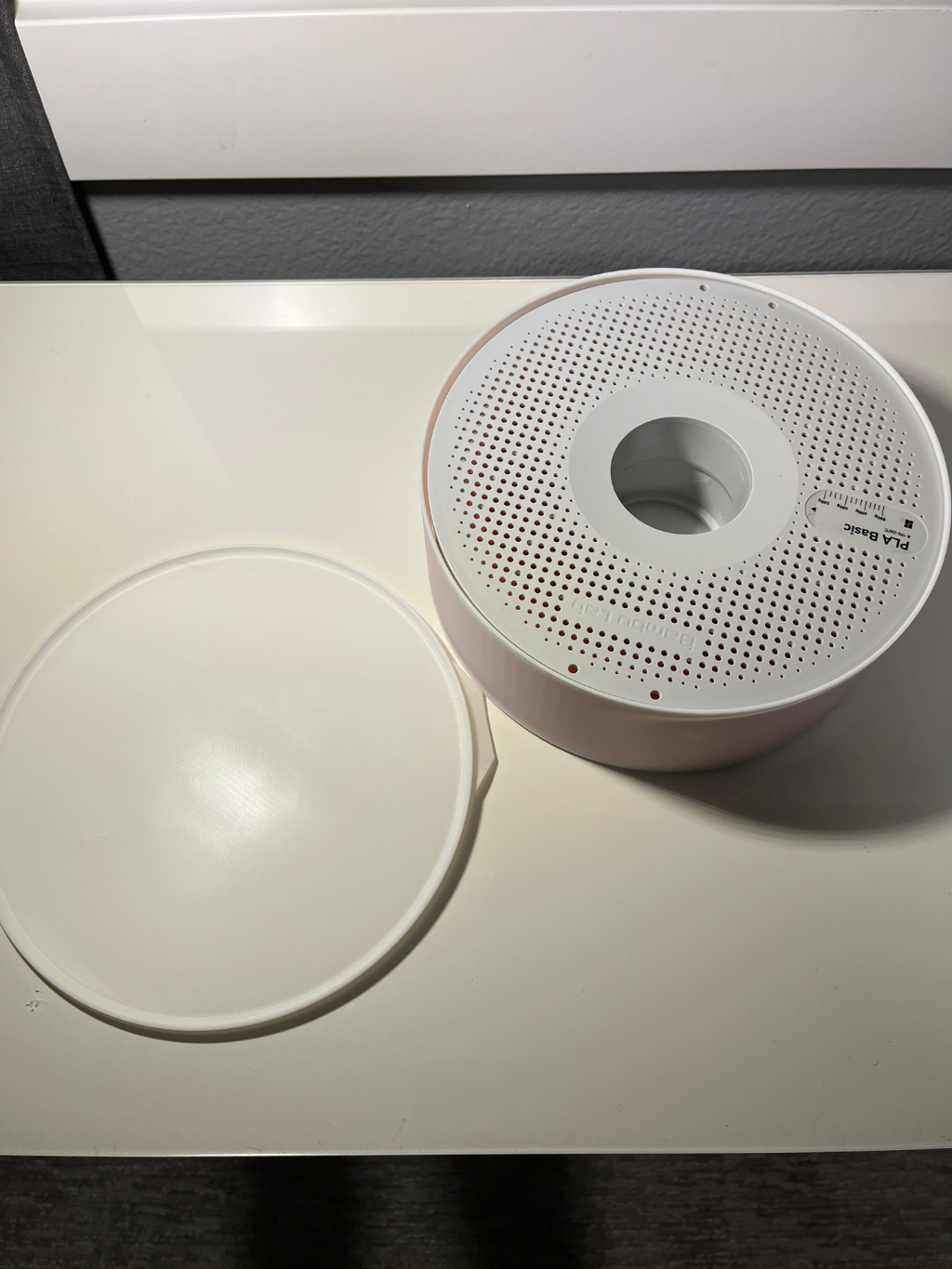 Lightweight filament box