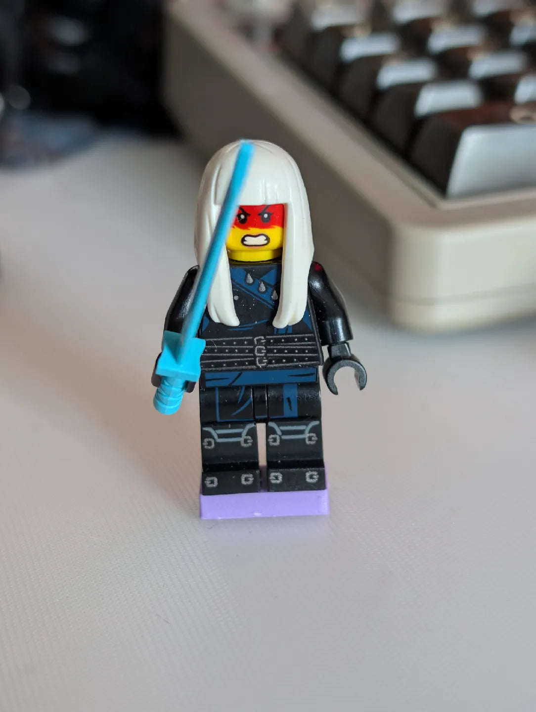Brick Minifigure Heel Saver / Minifig Stand Iego