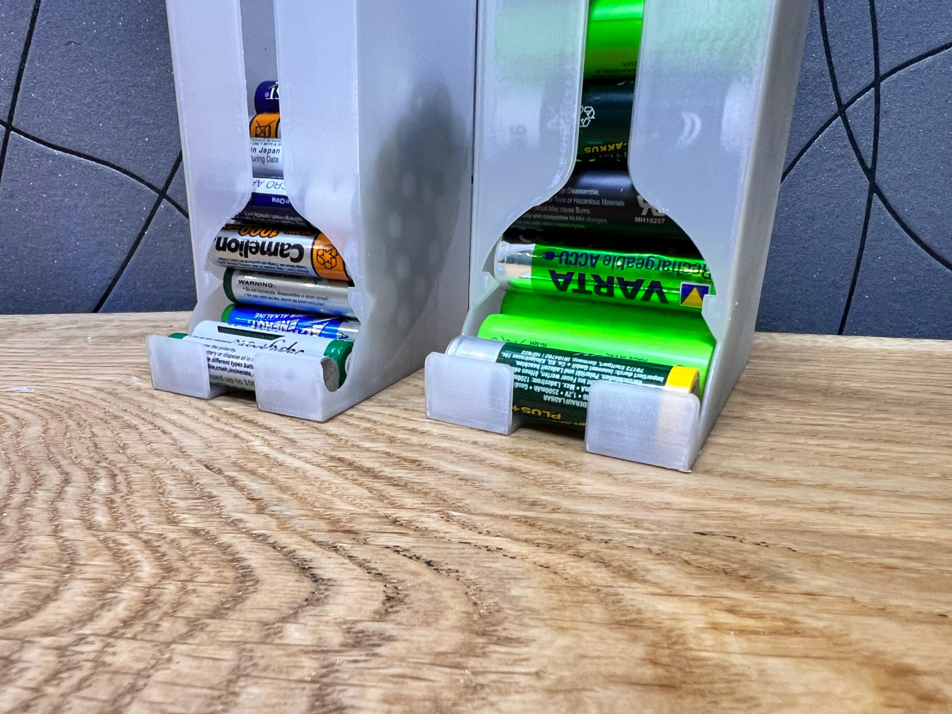 AA battery and AAA battery dispenser